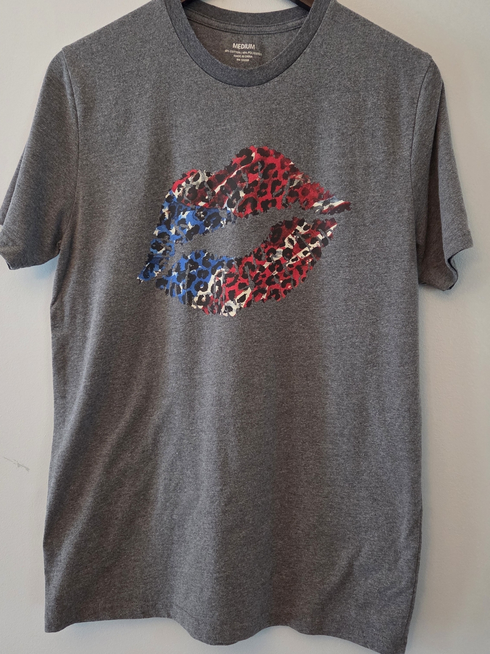 Americana Women's Grey Knit Short-Sleeve Graphic T-Shirt Size M